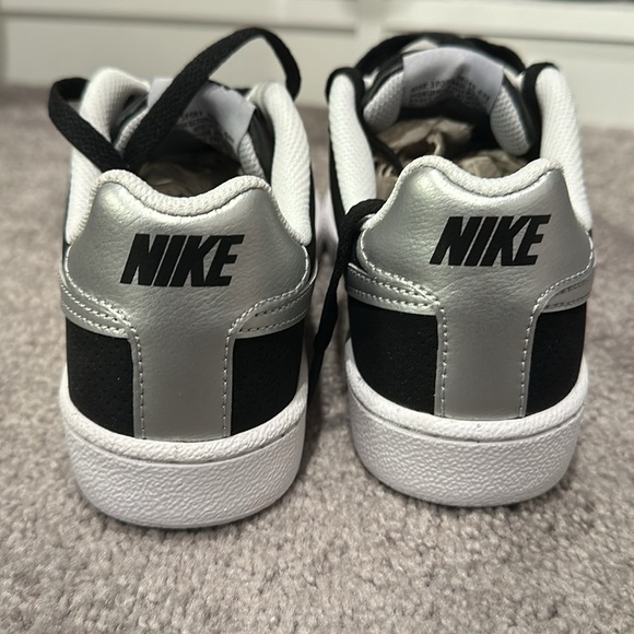 Brand new women’s Nike shoes size 6 - Picture 6 of 7